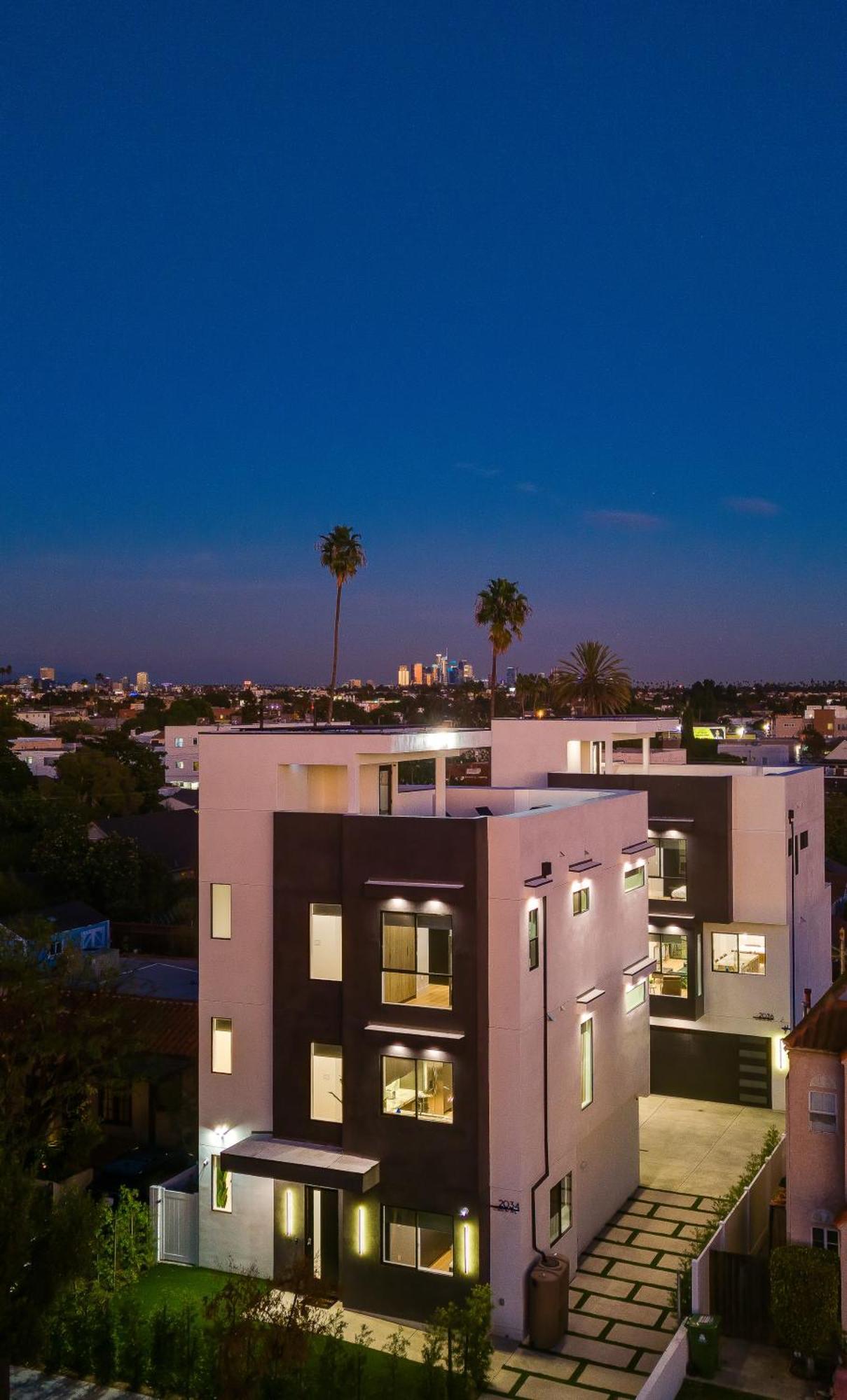 Brand New Modern 9 Bedroom Compound In Pickfair Village Los Angeles Exterior photo